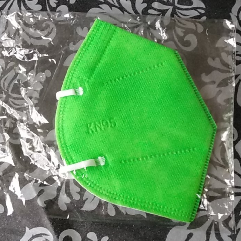 *ONLY 5 LEFT* 💚 KN95 Mask Lime Green *BRAND NEW*